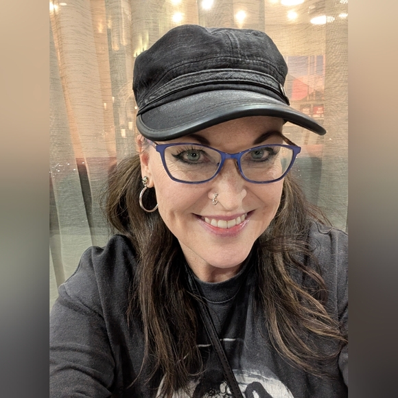 Meet your Posher, Jill - Picture 1 of 1